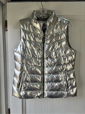 GAP Metallic Silver Quilted Puffer Vest - Women's